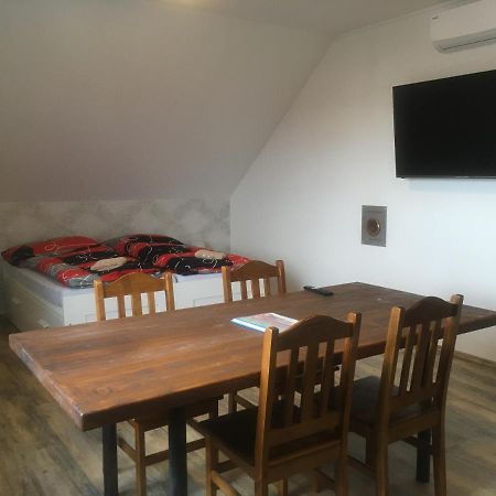 Ubytovani Pod Mezu Hlohovec Exterior foto