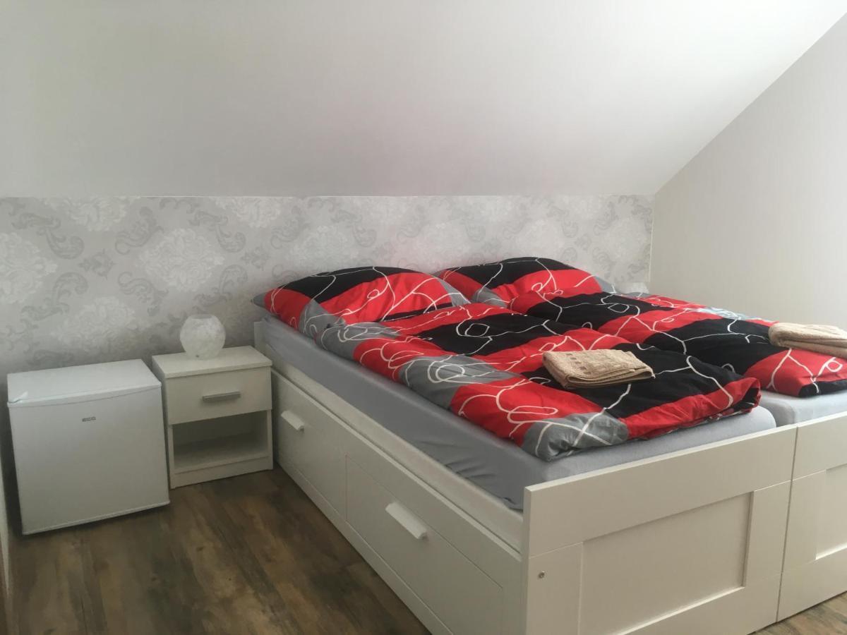 Ubytovani Pod Mezu Hlohovec Exterior foto