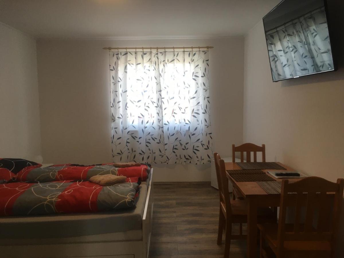 Ubytovani Pod Mezu Hlohovec Exterior foto