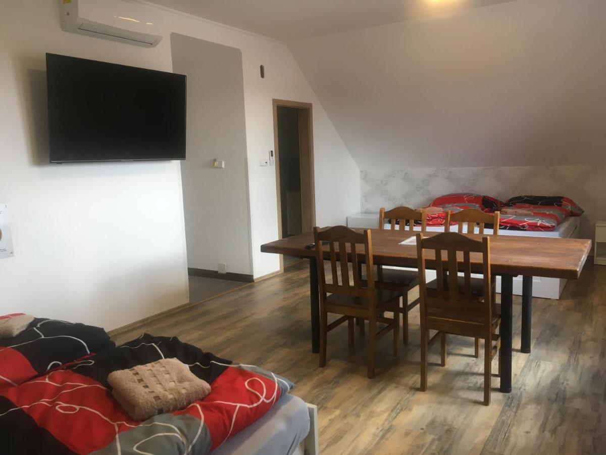 Ubytovani Pod Mezu Hlohovec Exterior foto