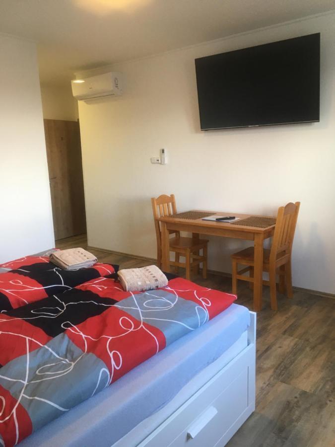 Ubytovani Pod Mezu Hlohovec Exterior foto