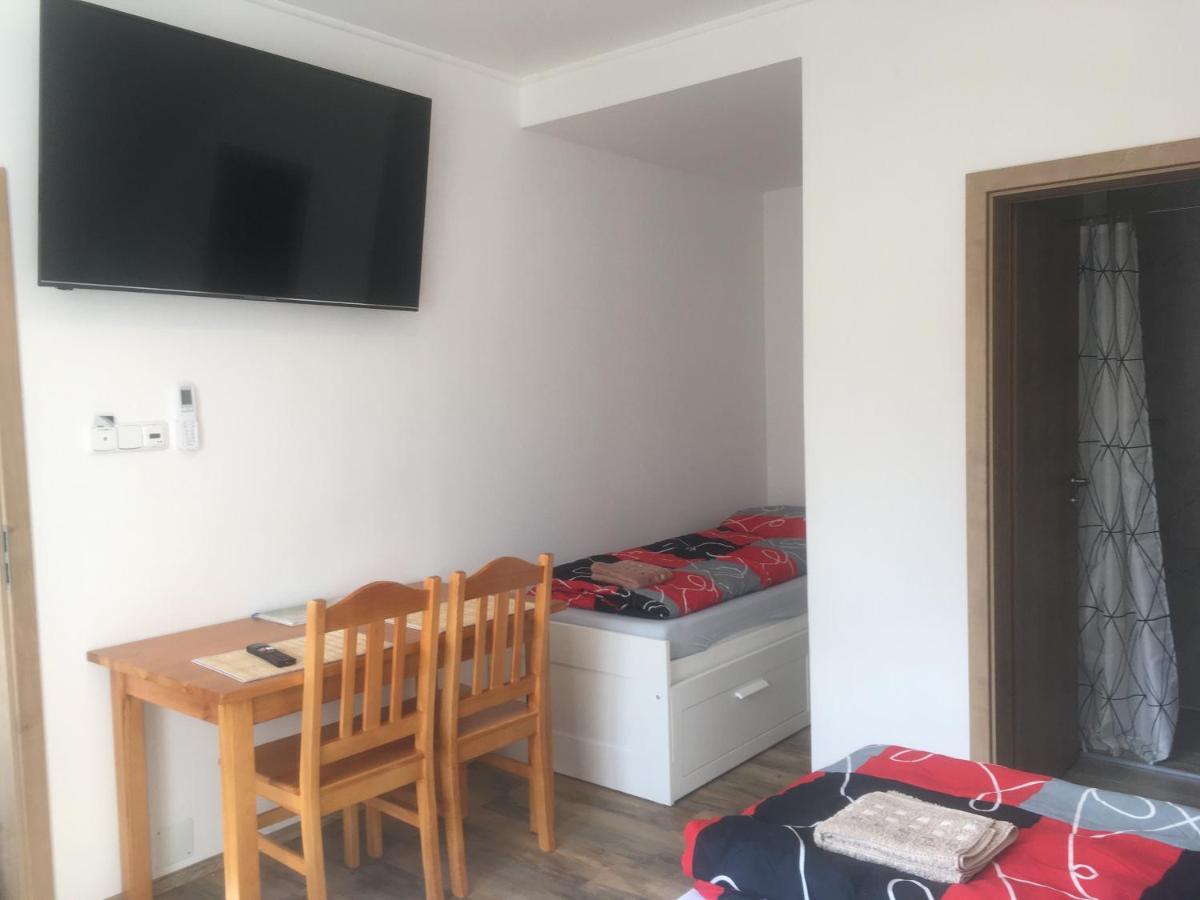 Ubytovani Pod Mezu Hlohovec Exterior foto